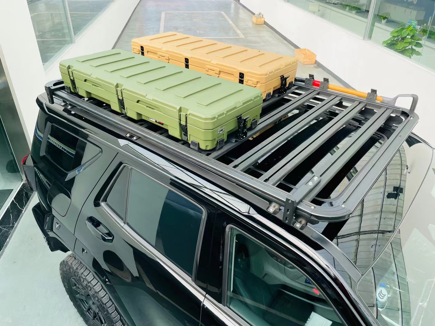 116L Professional Standard Hard Custom Plastic Tool Box Transport Rotomolding Cargo Case