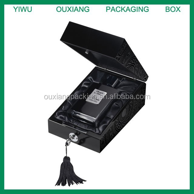 piano black lacquer finish luxury wooden perfume box with lock