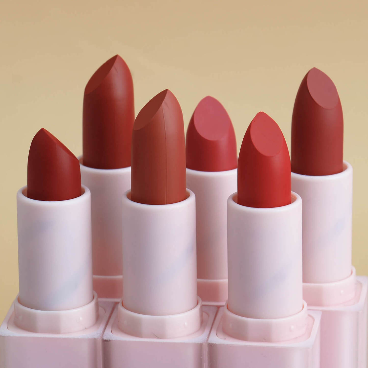 Hot Selling Private Label Long Lasting Smooth Vegan Cosmetic Waterproof Matte Lipstick In Your Own Logo