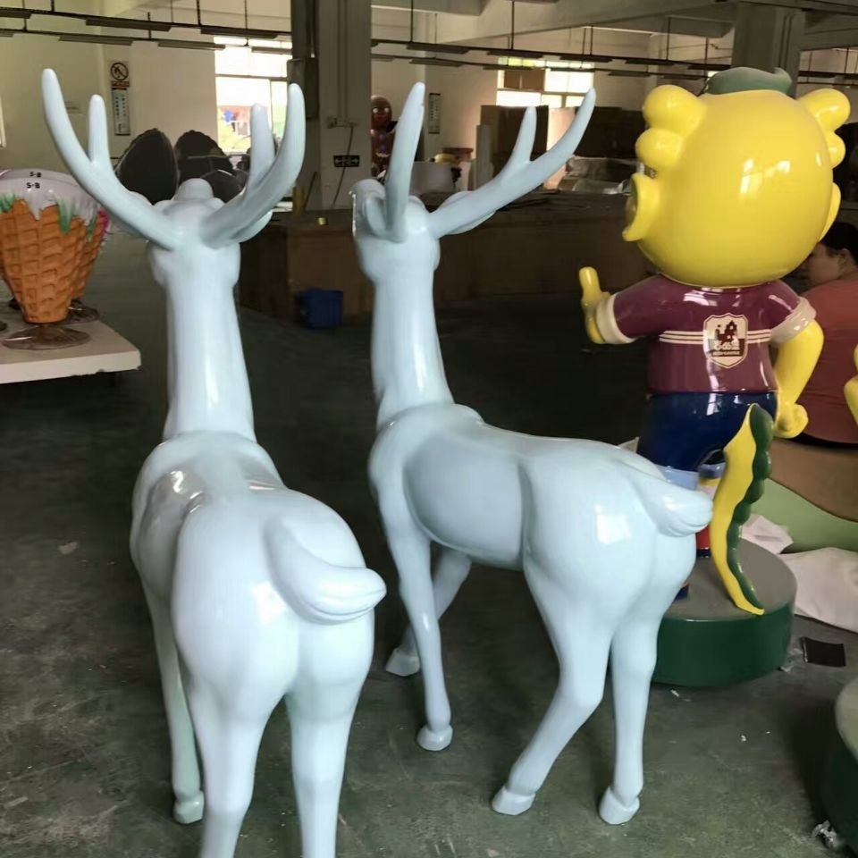 Large Fiberglass Reindeer Golden Elk Model Rustic Christmas Decorations for Indoor Outdoor Use Deer Shape Decoration Supplies