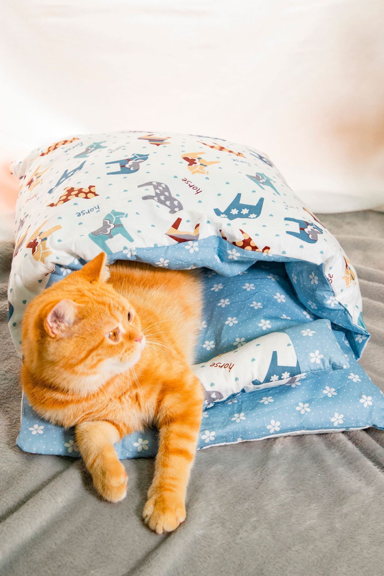 Dropshipping Pet-style cat litter cat sleeping bag removable and washable cat winter quilt closed warm nest dog winter kennel