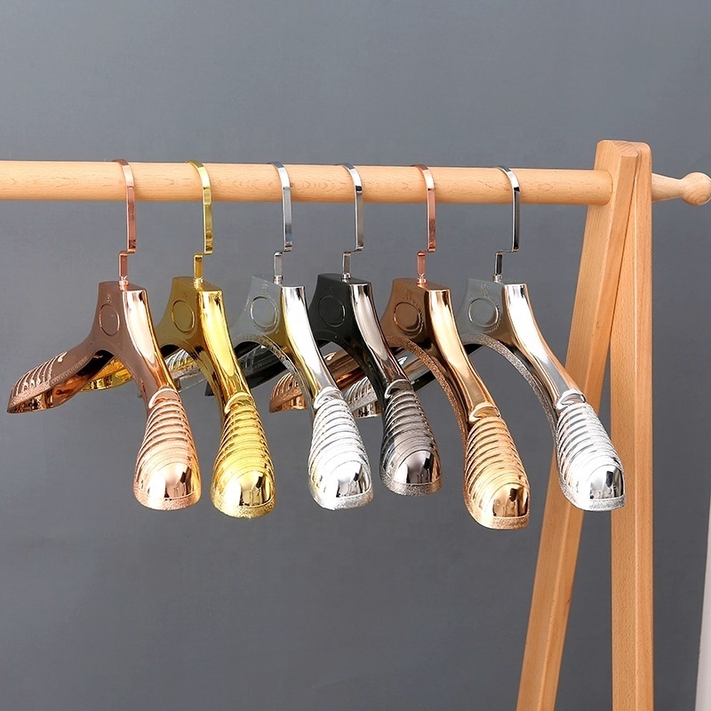 Plastic Custom Clothes Hangers with Gold Chrome Plated Steel Hooks