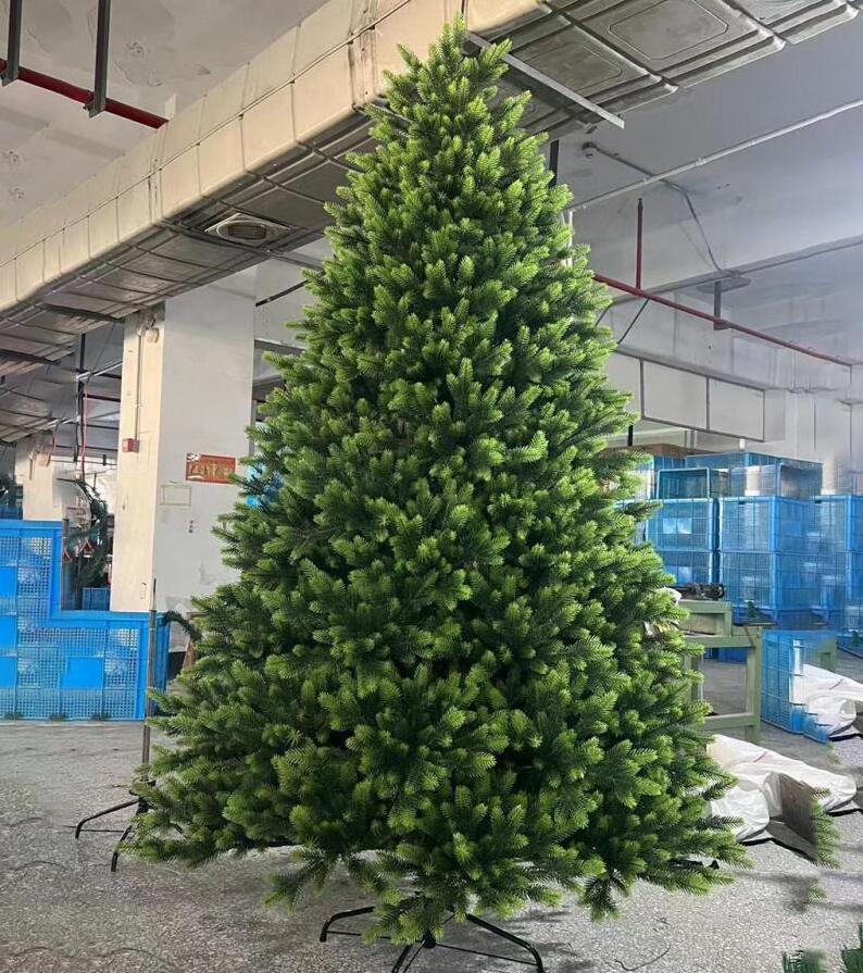 Factory Wholesale HIgh Quality 150cm 180cm 210cm 240cm  Full PE decorative christmas trees