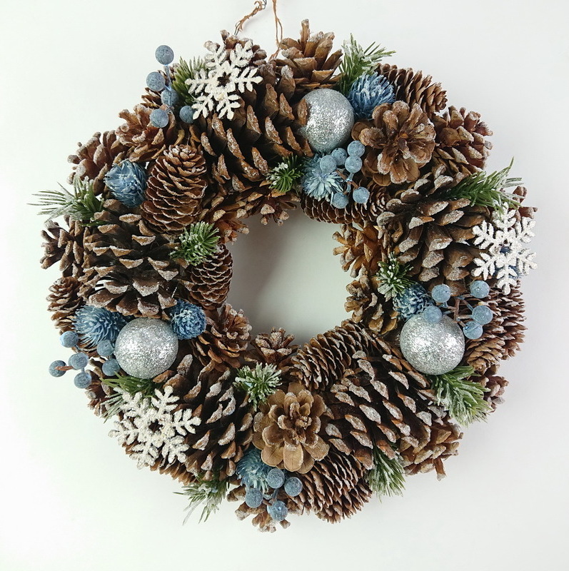 Artificial Winter Home Wall Window Festival Decoration Snowflake Wooden Christmas Wreath