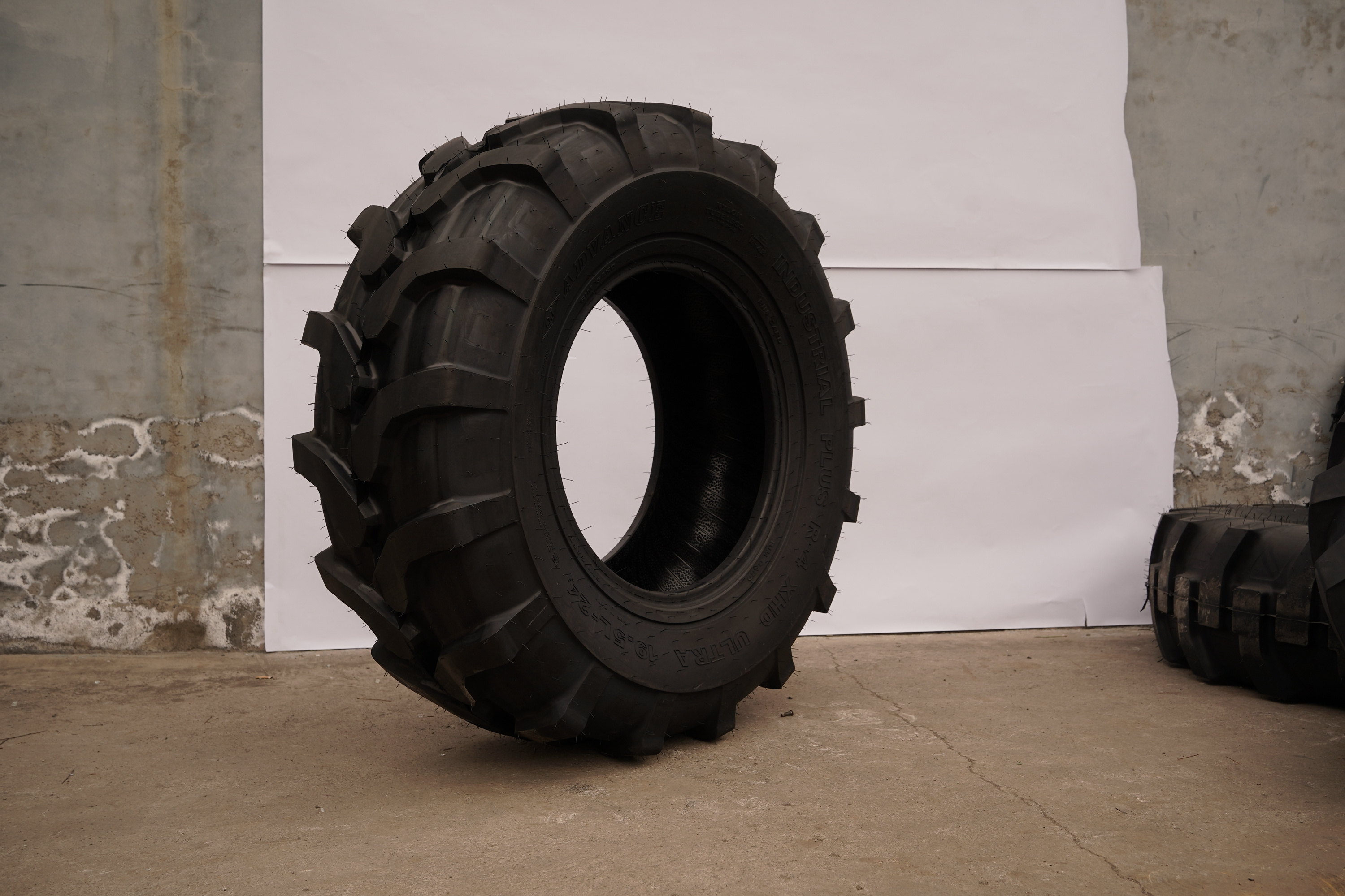 17.5L-24 18.4-24 agricultural tyres 24inch agricultural tractor tire