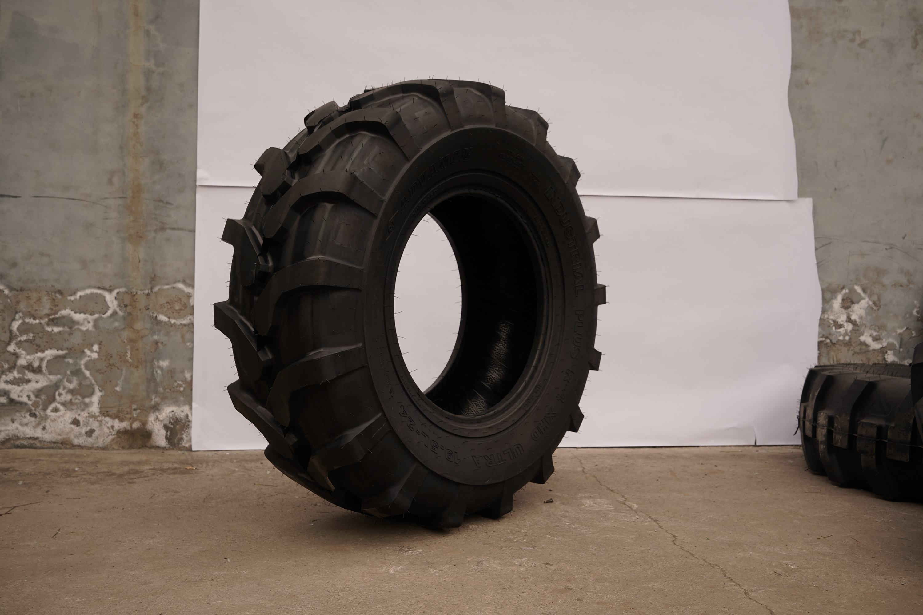 17.5L-24 18.4-24 agricultural tyres 24inch agricultural tractor tire