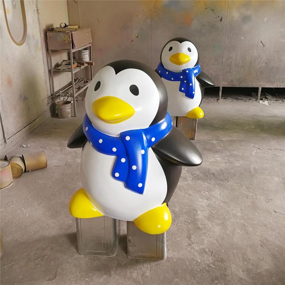 outdoor fiberglass penguin statue for Christmas decoration