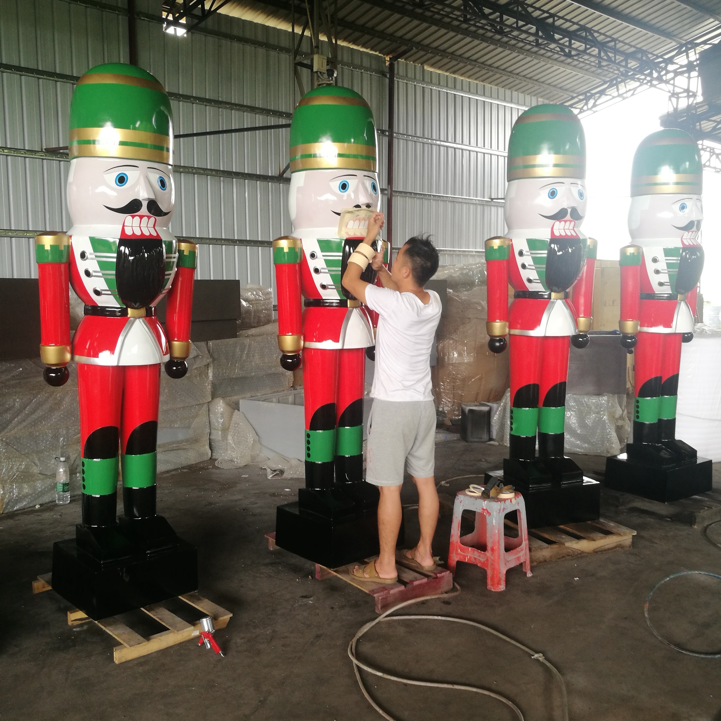 Handmade Fiberglass Christmas large king nutcracker H190-350cm toy soldier decoration