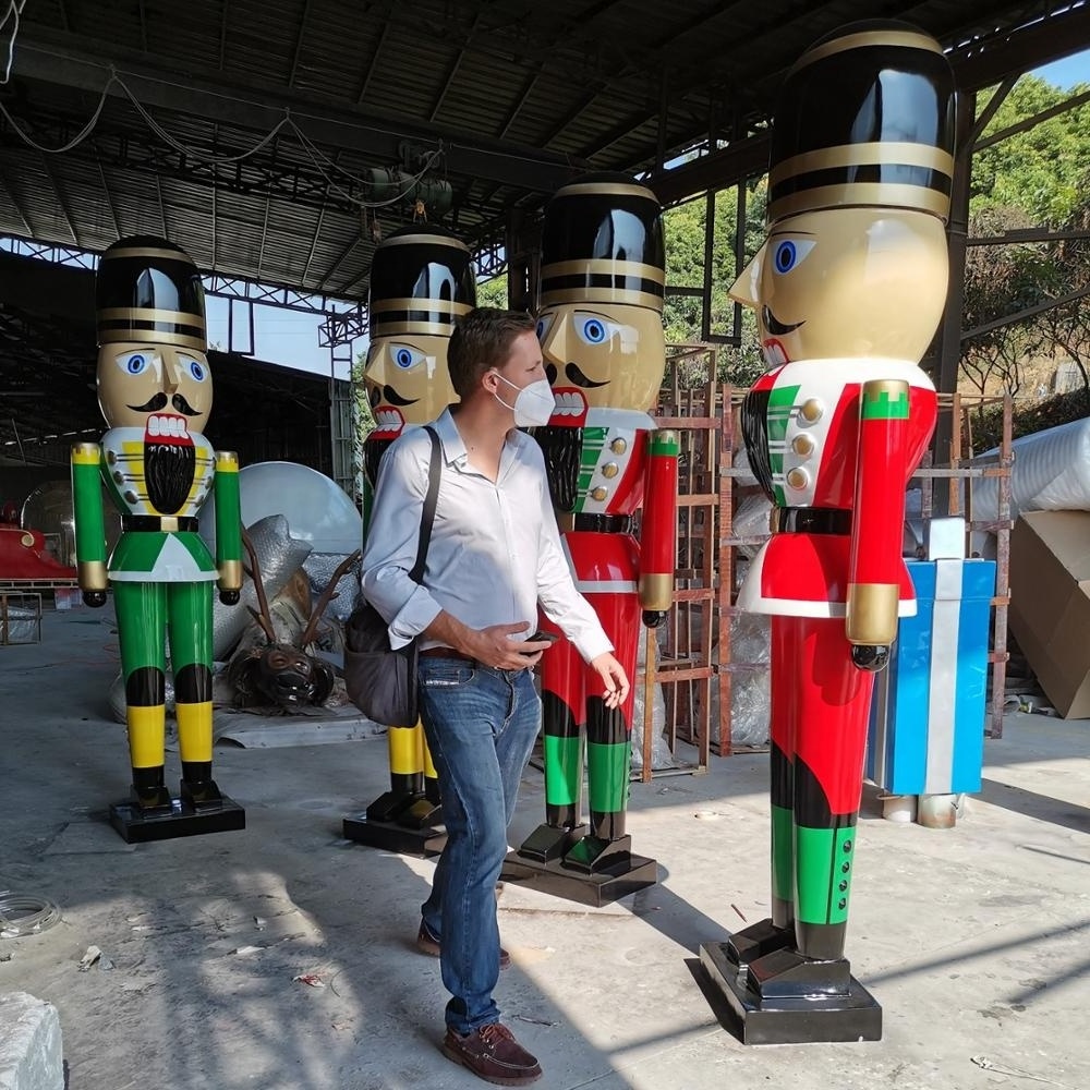 Handmade Fiberglass Christmas large king nutcracker H190-350cm toy soldier decoration