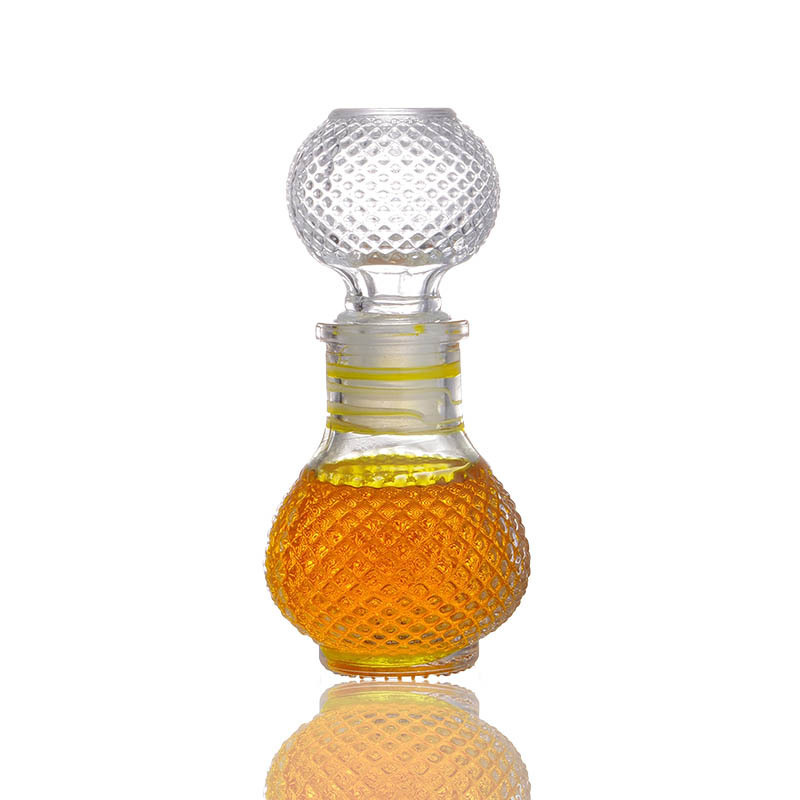 Customize Luxury Mini Liquor Bottle 50ml 100ml Embossed Glass Wine Container With Airtight Stopper Small Decanter