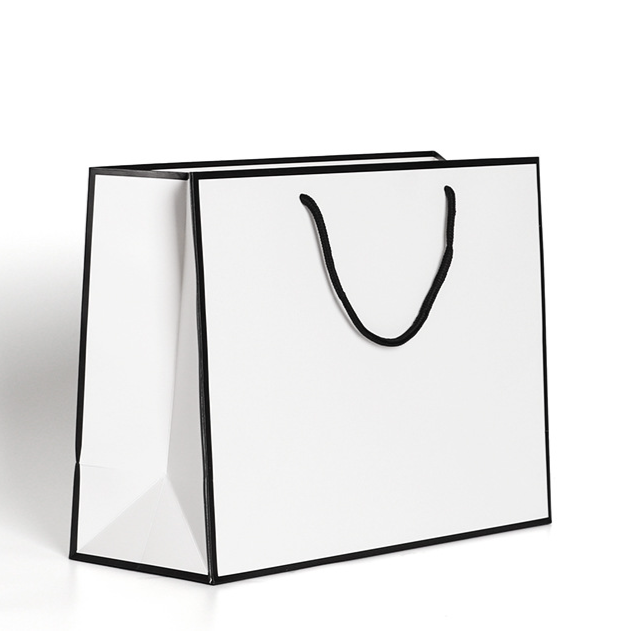 Black Frame Luxury Gift Fashion Shopping Tote Perfume Paper Bag With Surface Membrane