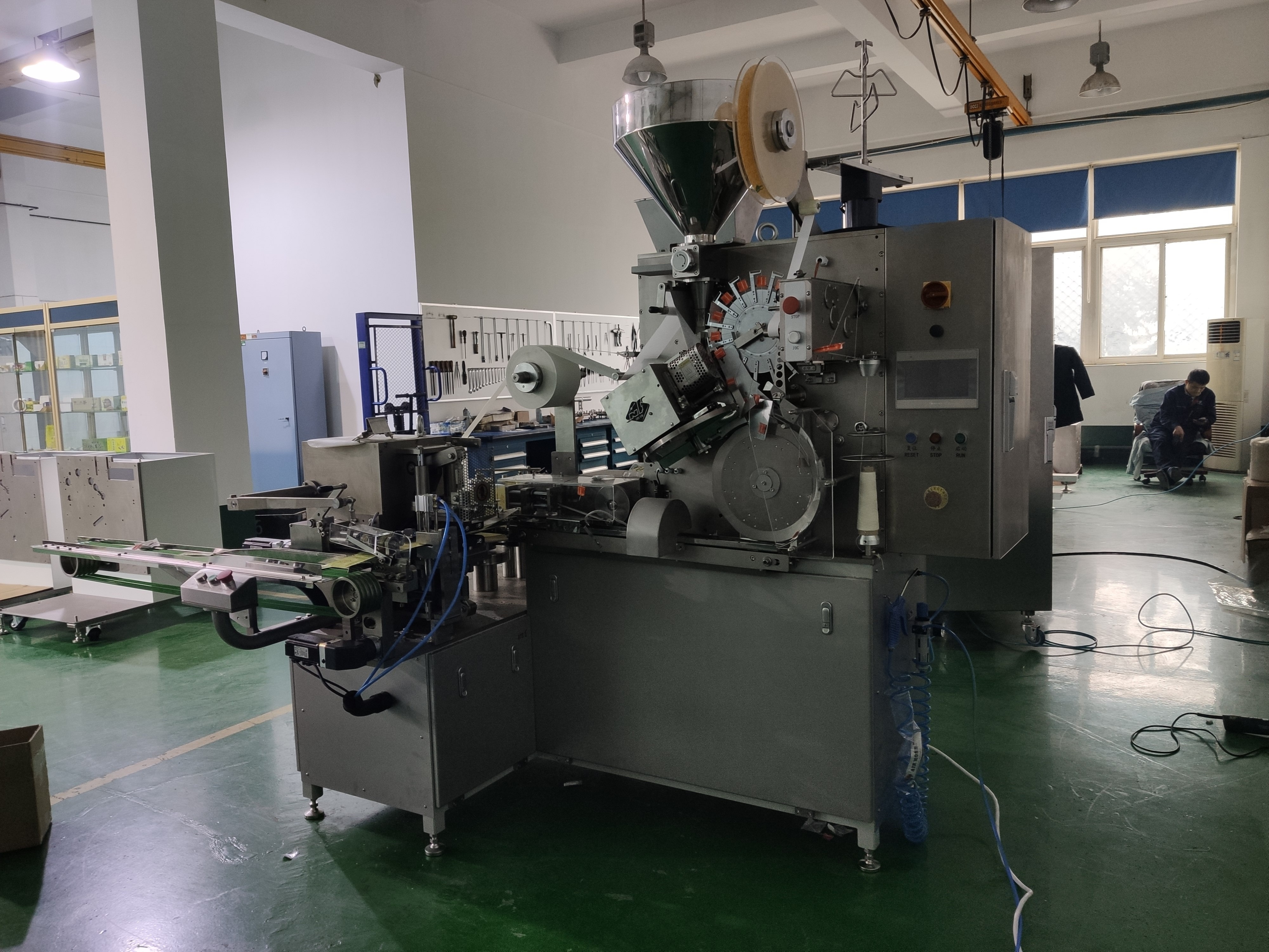 Full automatic double chamber black tea green tea bag packaging machine tea packing machinery