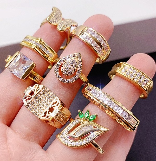 High Quality Wedding Ring Saudi Arabia Lady Ring Luxury Zircon Jewelry Design Exaggerated Latest Gold Ring Mixed Wholesale