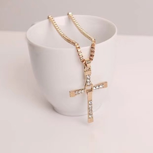 2023 Minimalist Design Religious Jewelry Gold Plated Cross Men's Pendant Chain Necklace Fashion Women's Necklace 18k Gold