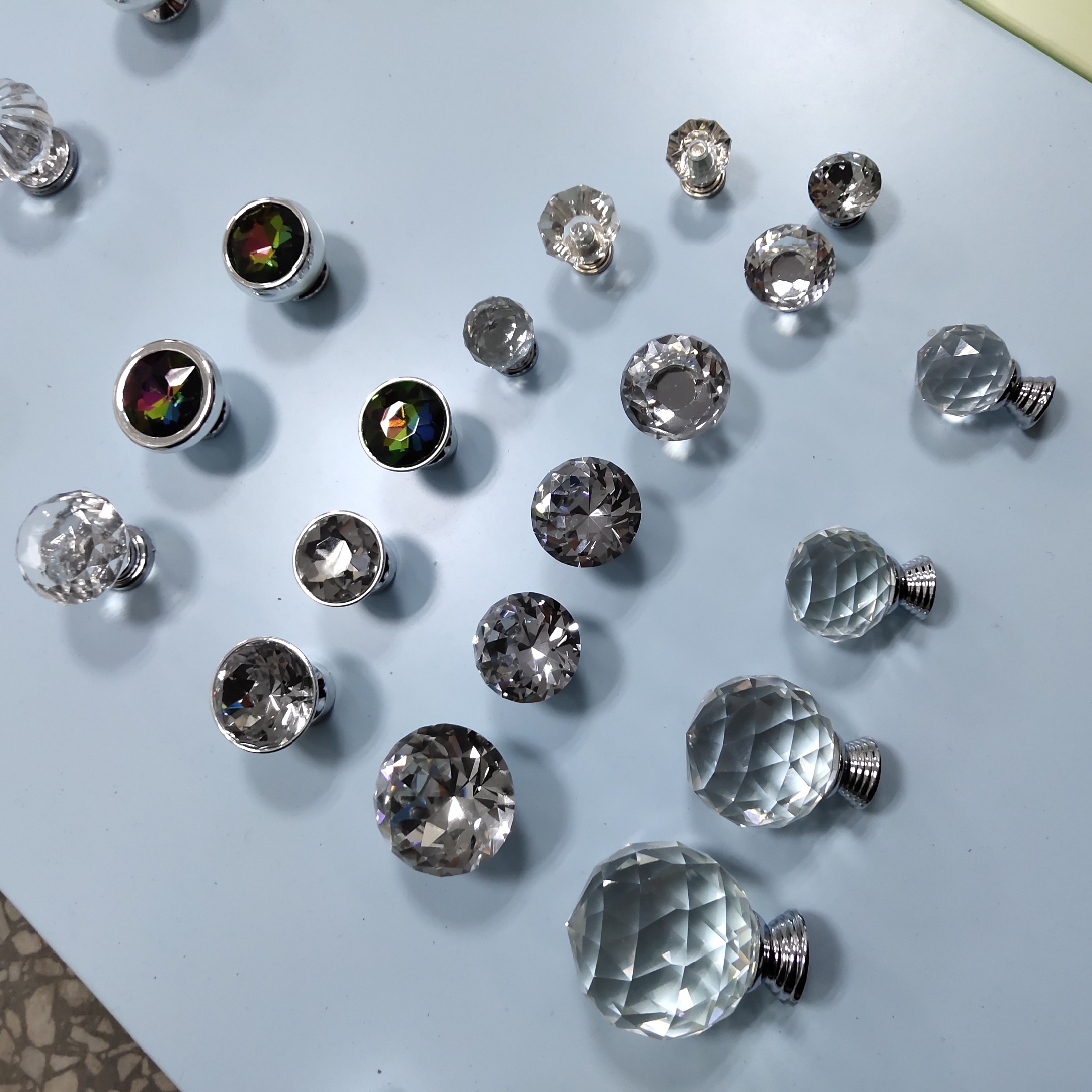 Drawer Cabinet Wardrobe Pull Handle Knobs Handles Crystal with Screw Kitchen Cabinet Knobs Head Glass Modern Manufacturer, OEM