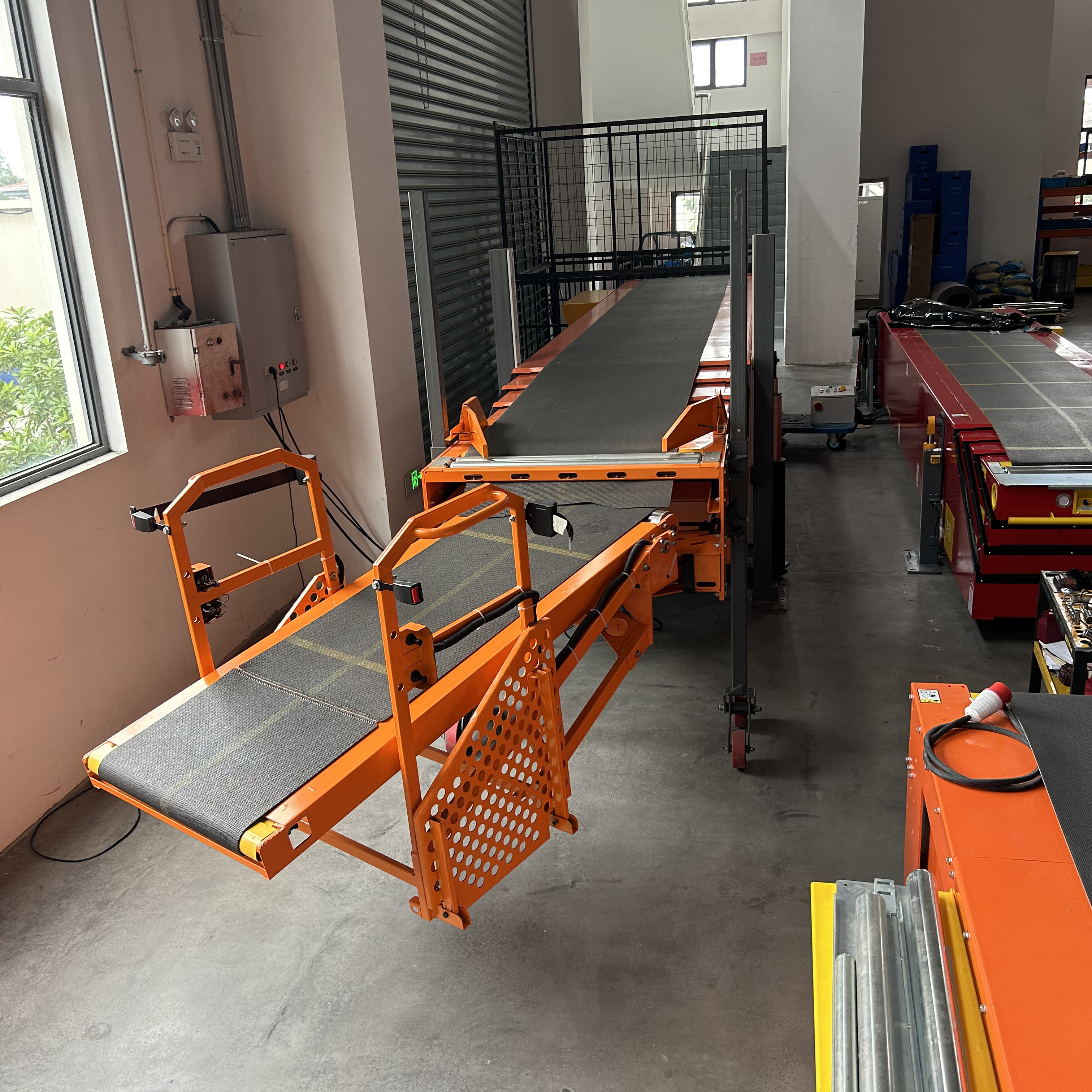 Cost Efficiency Truck Loading and Unloading Portable Telescopic Belt Conveyor Simple Operation with lifting system