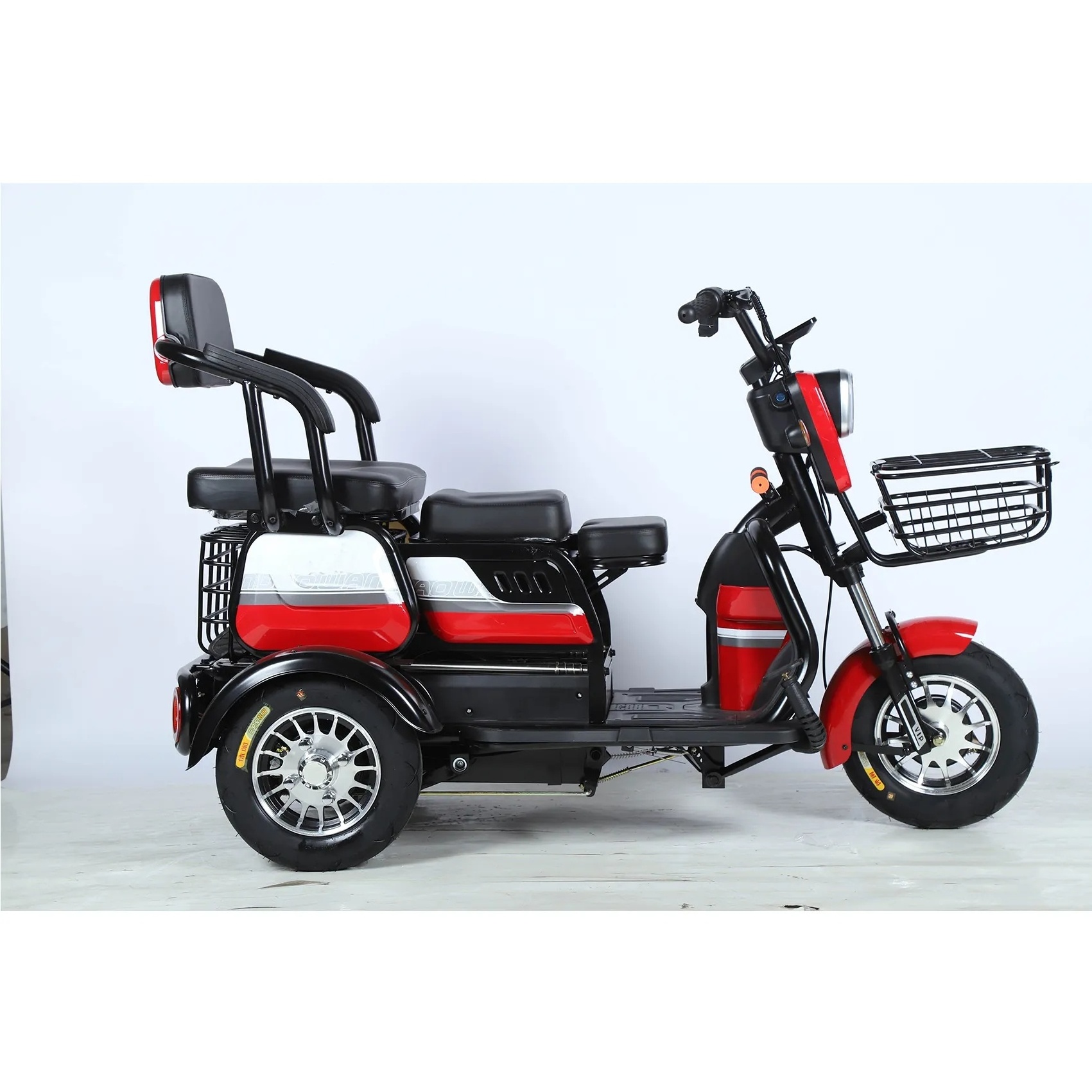 2024 New Senior 2 Person Electric Mini Car 3 Wheel Electric Tricycle Bike Cabin Small