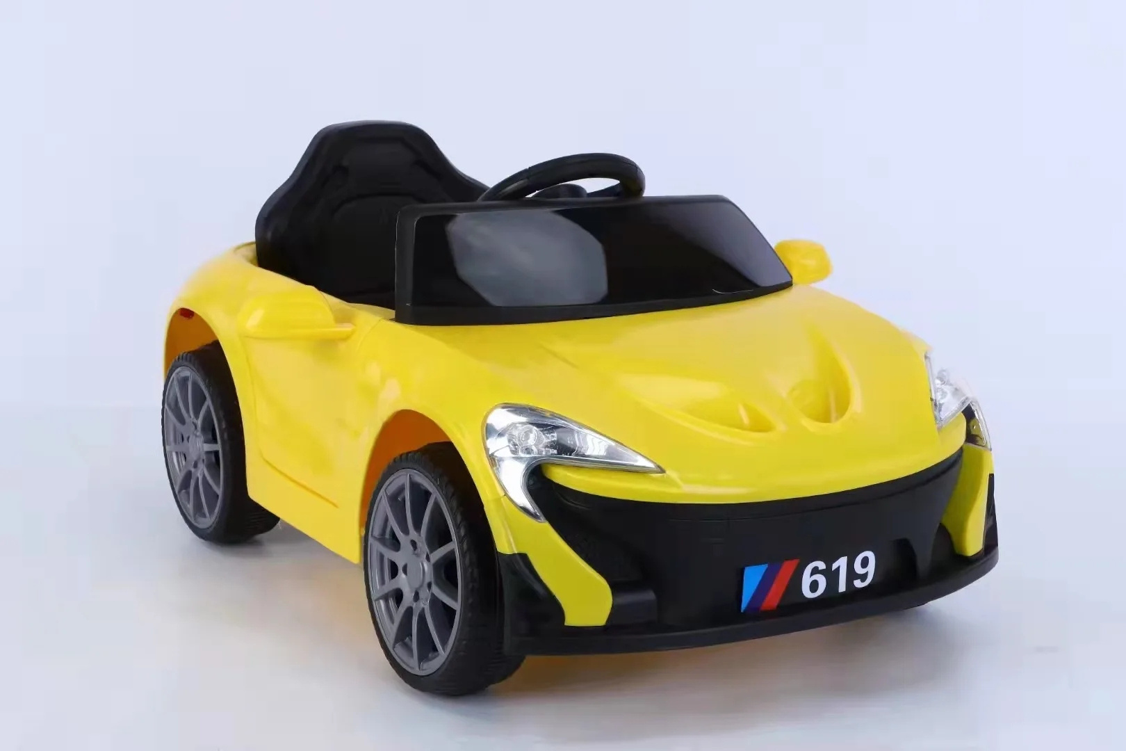 Hot selling battery children's electric vehicles 6V dual electric drive children's toy car Riding an electric children's car