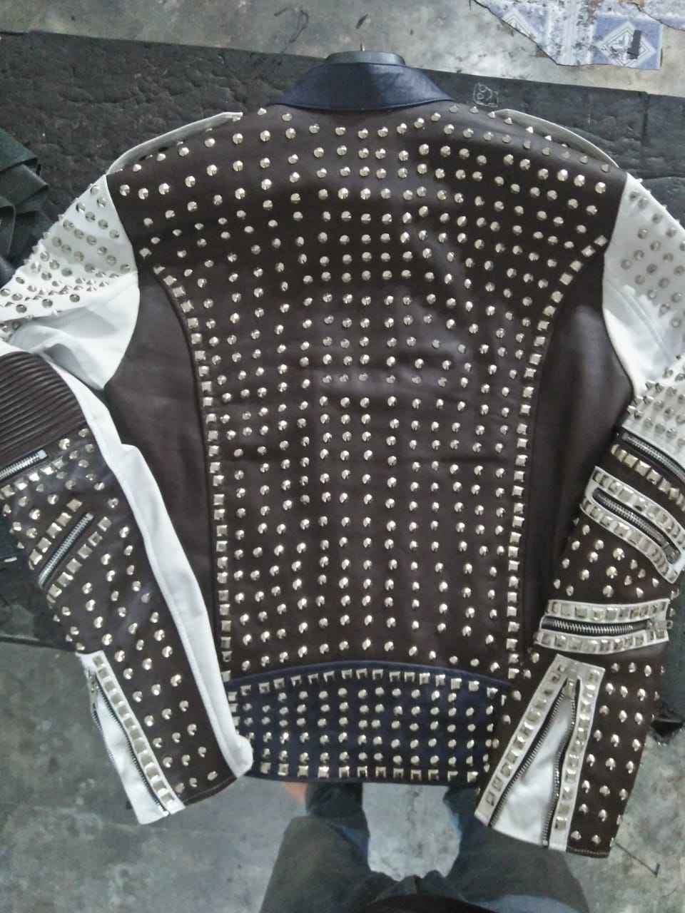 .Custom Mens Cafe Racer Funky Rider Studded Retro Motorcycle/Fashion Leather Jacket