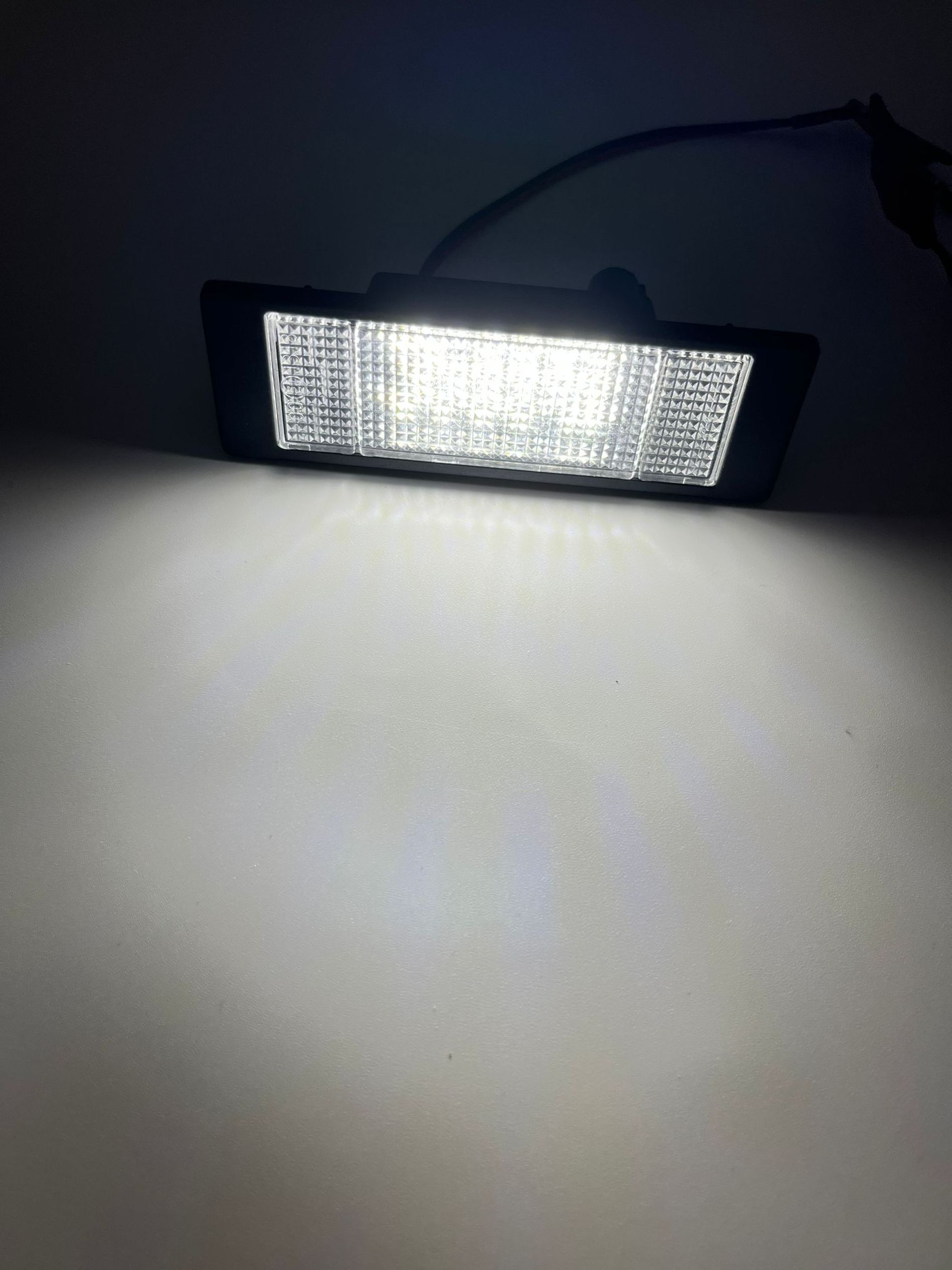 China Wholesale Auto Parts White 6500K Led Light License Plate Lighting For Bmw 1 Series E81 E87 F20 F21 6 Series I3 X2