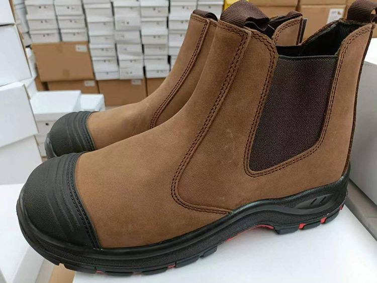 Fast Shipping  Insulation Leather Men Safety Shoes Anti-slip Composite Toe brown Industrial Work safety Boots shoes