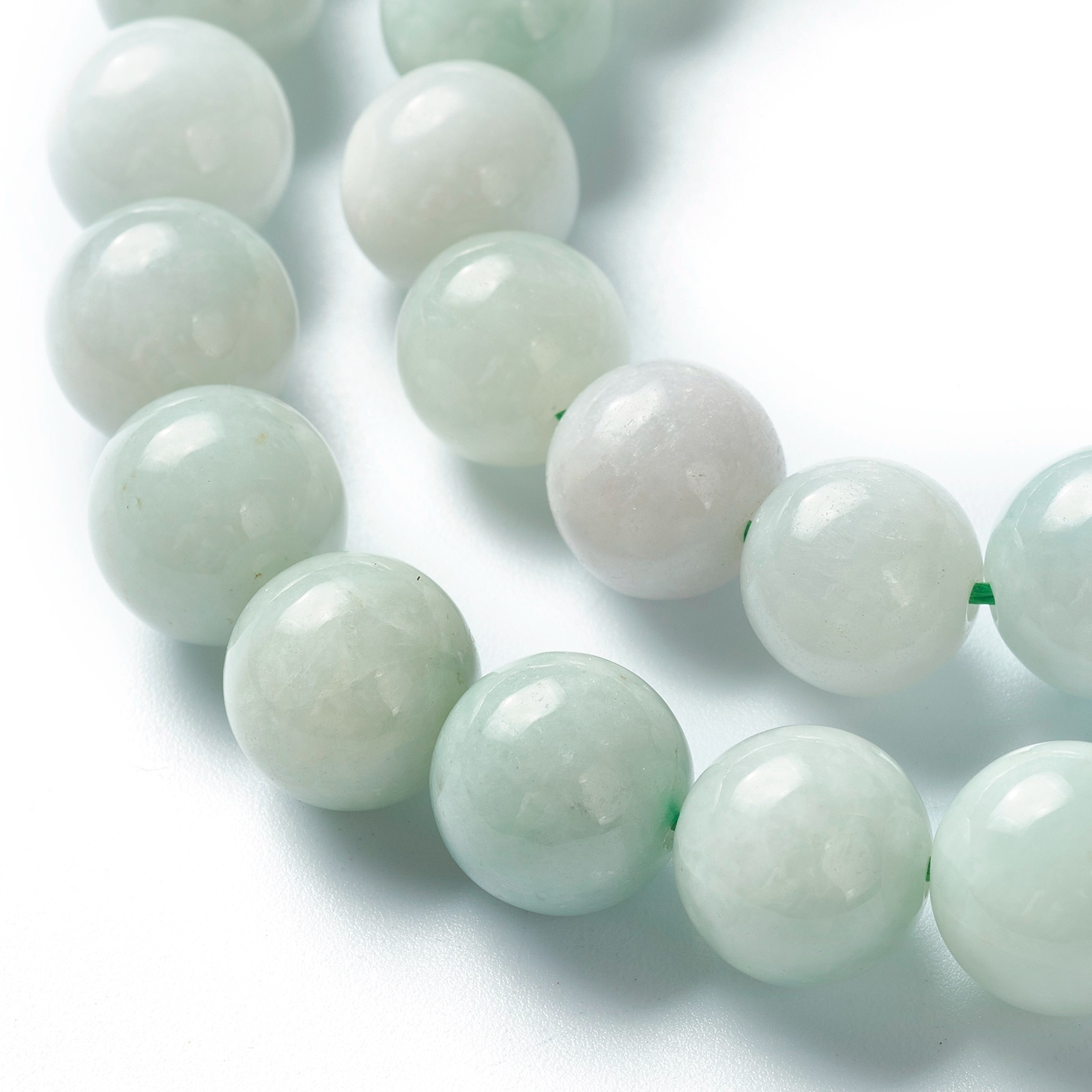 PandaHall A Grade 10mm Green Round Natural Jade Beads