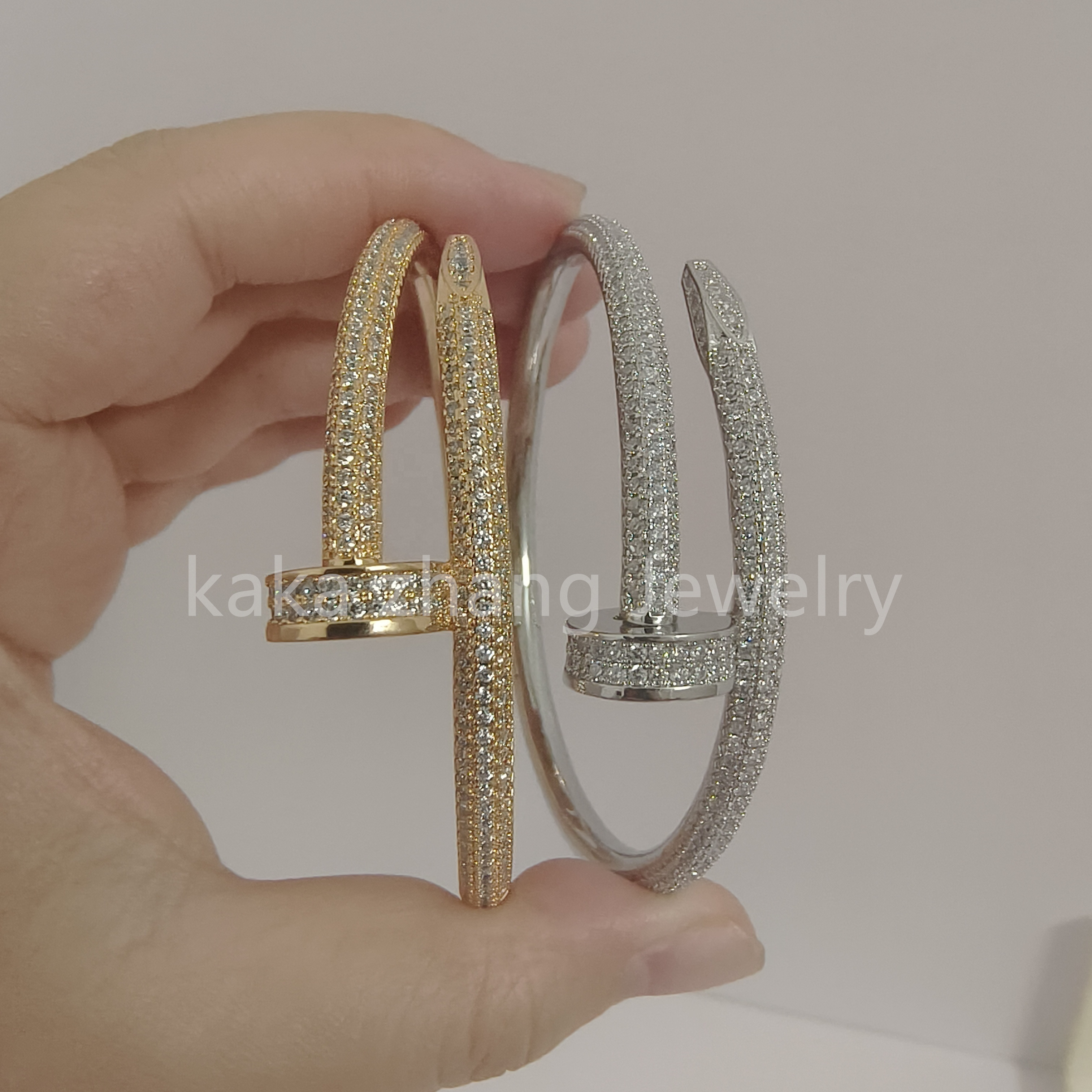 Factory Price 316L Stainless Steel Designer Luxury Brand Love Screw Bangle Tarnish Free Waterproof Iced Out Nail Bracelet