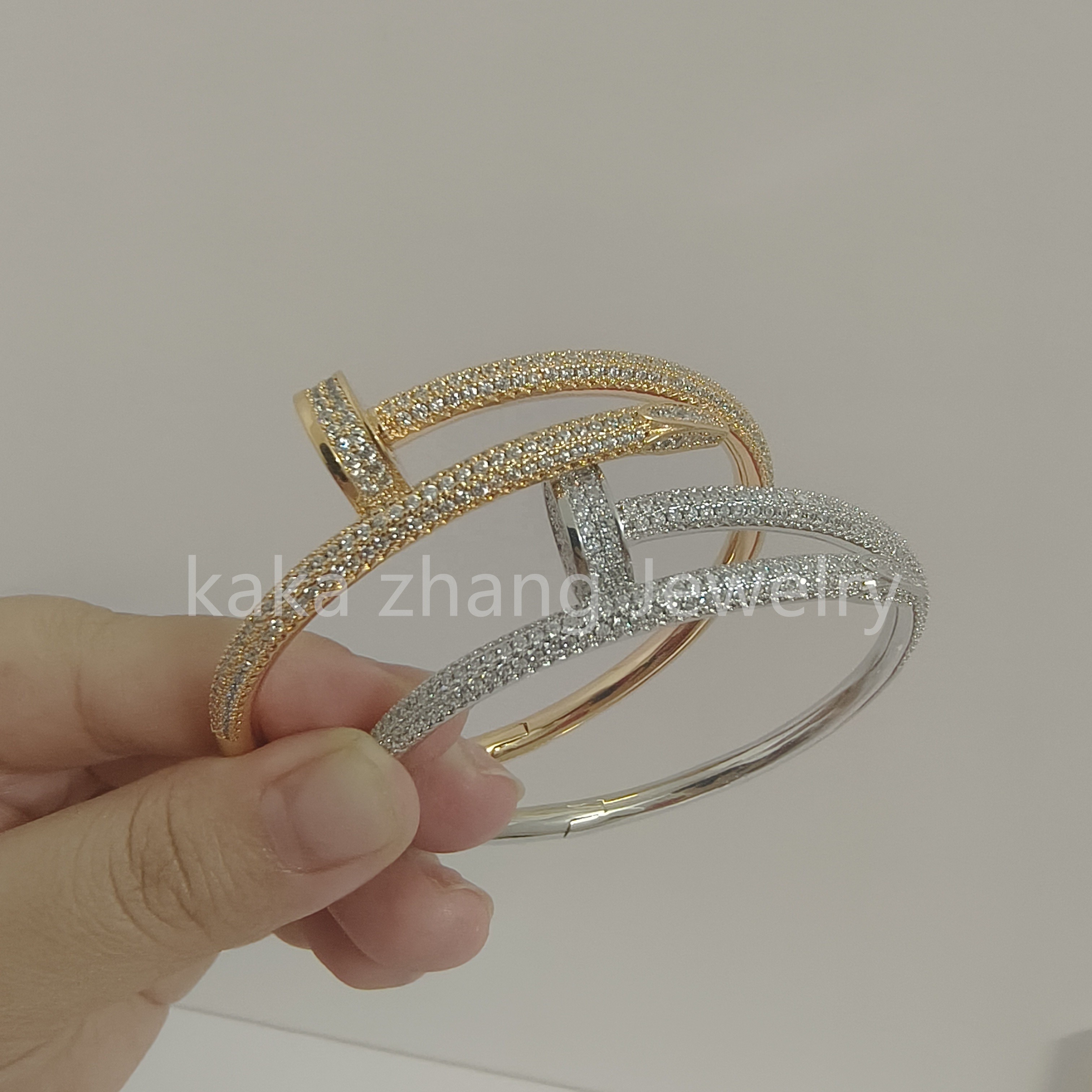 Factory Price 316L Stainless Steel Designer Luxury Brand Love Screw Bangle Tarnish Free Waterproof Iced Out Nail Bracelet