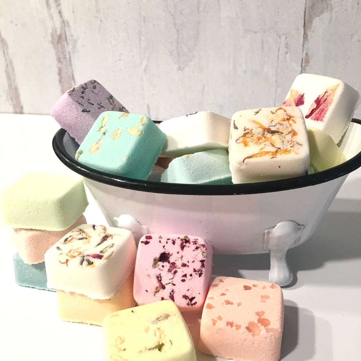 Cubes Shower Steamer with Essential Oils for Spa Gift Set for Personal Care with Dried Flowers Shower Steamers