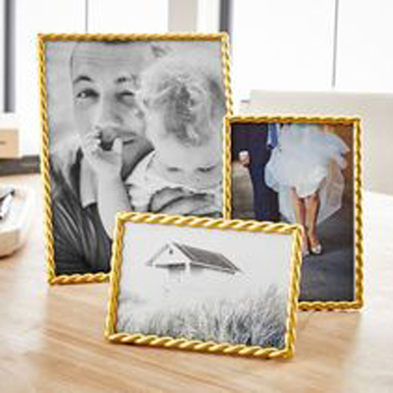 Long Lasting Customized Metal Picture Frame Gold Rope Stand Wall Art Decor Collage Photo Frames Handicrafts