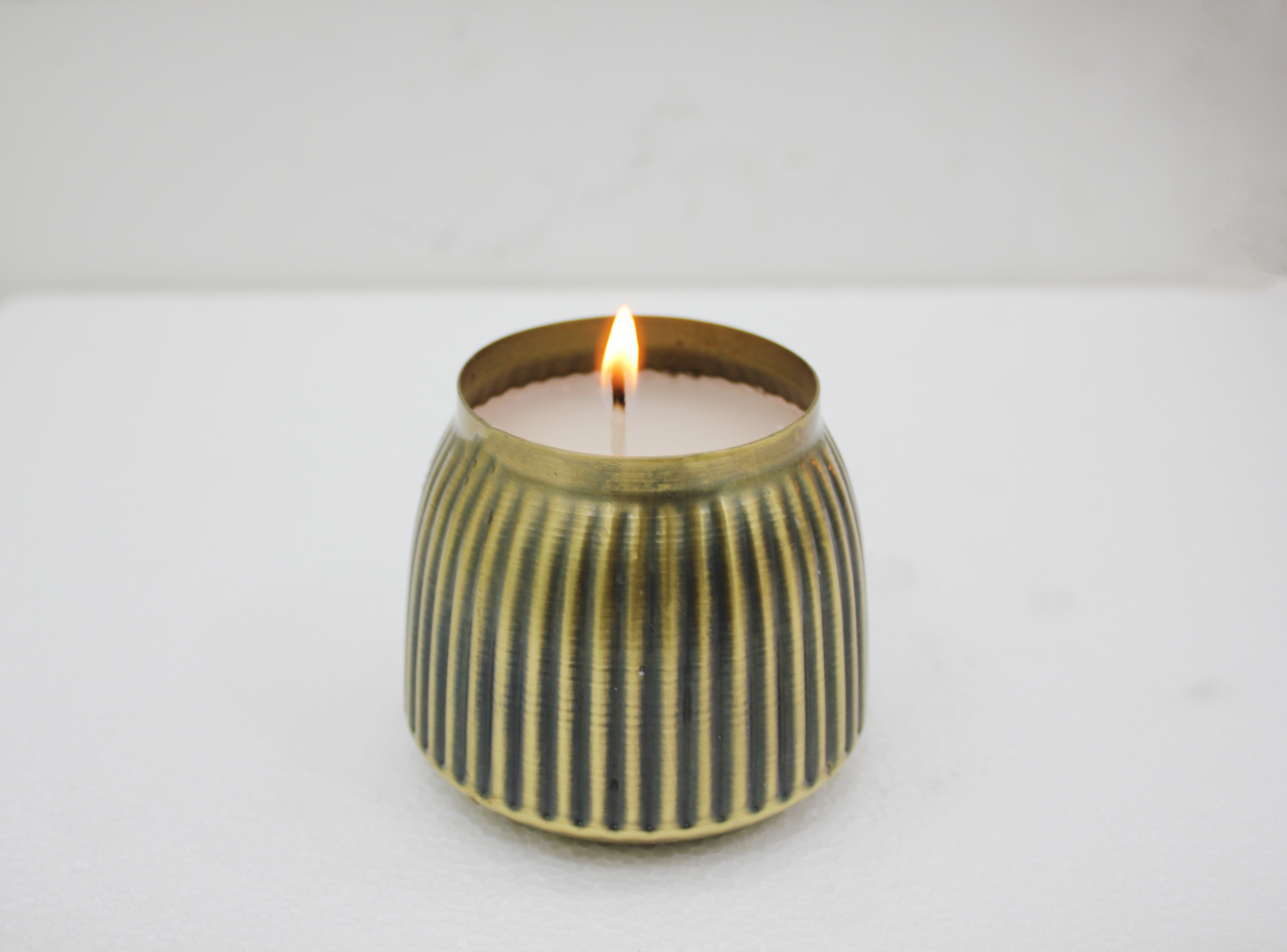 Candle Jar Iron Flat Style Candle Votive With Wax lid Brass Wax pot Votive Reed vessels Luxurious Iron box Aluminum copper