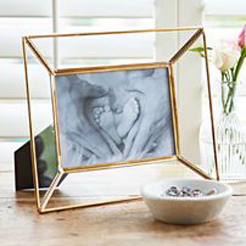 Affordable Customized Metal Picture Frame Gold With Back Stand Table Top Decor Collage Photo Frames Handicrafts