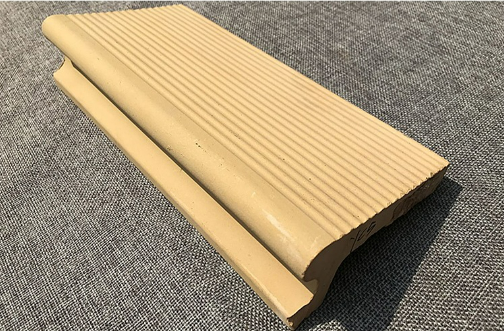 115x240mm International Standard Anti Slip Glazed Ceramic Finger Grip Bullnose Swimming Pool Edge Tile Swimming Pool Tile Blues