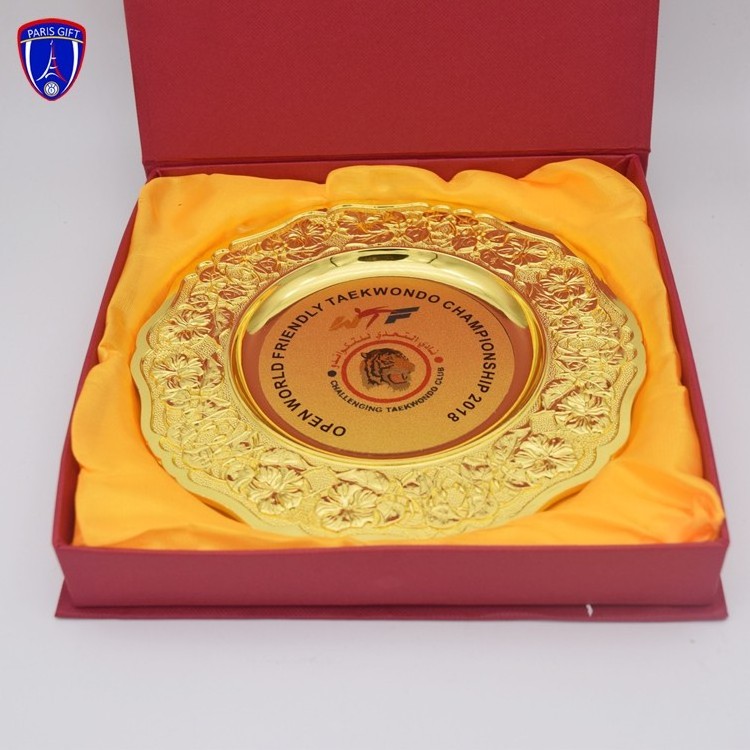 Gold plated metal commemorative plaque with display metal base