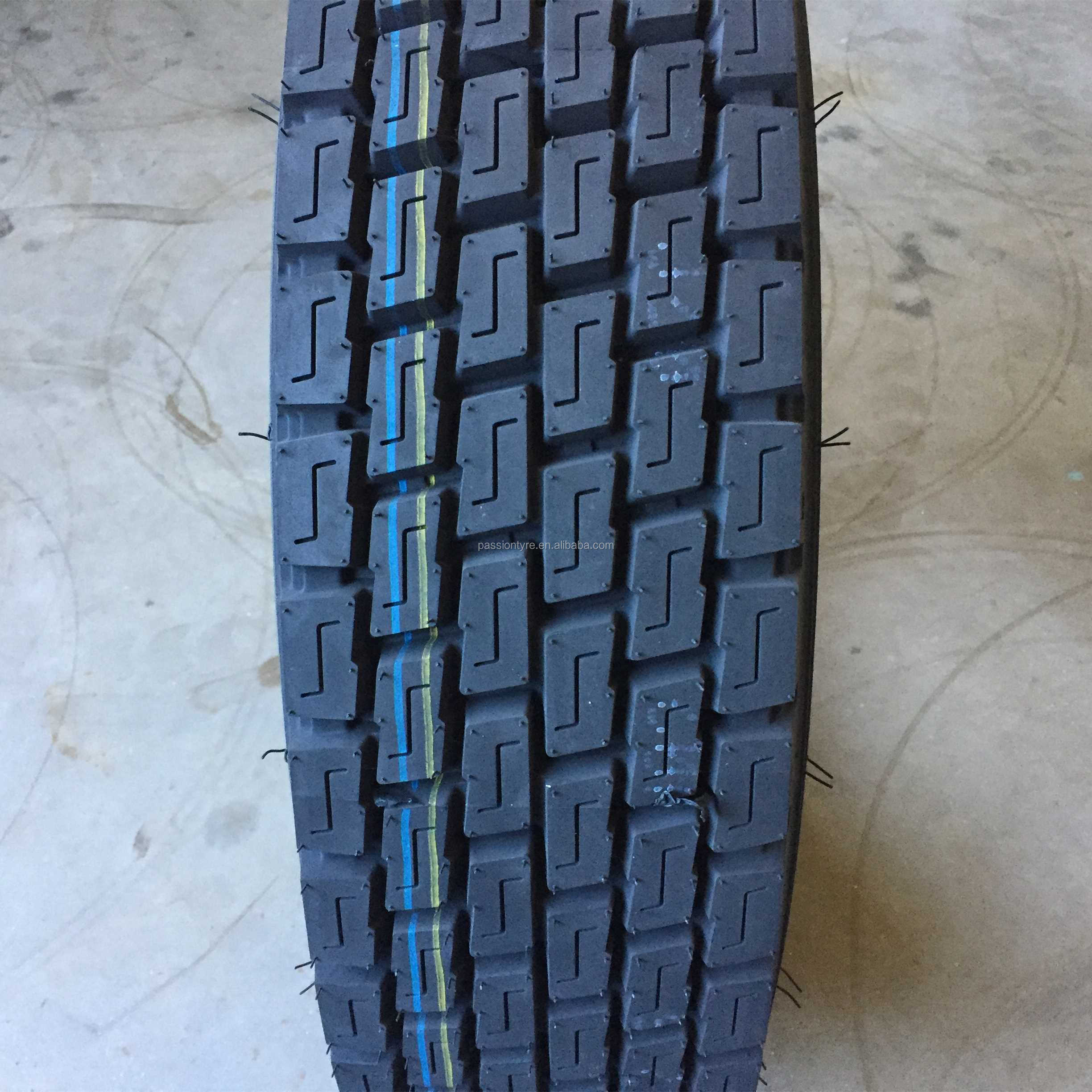 BOTO WINDA APLUS DOUBLE STAR brand 9.5R17.5 M+S radial drive wheel truck tyres