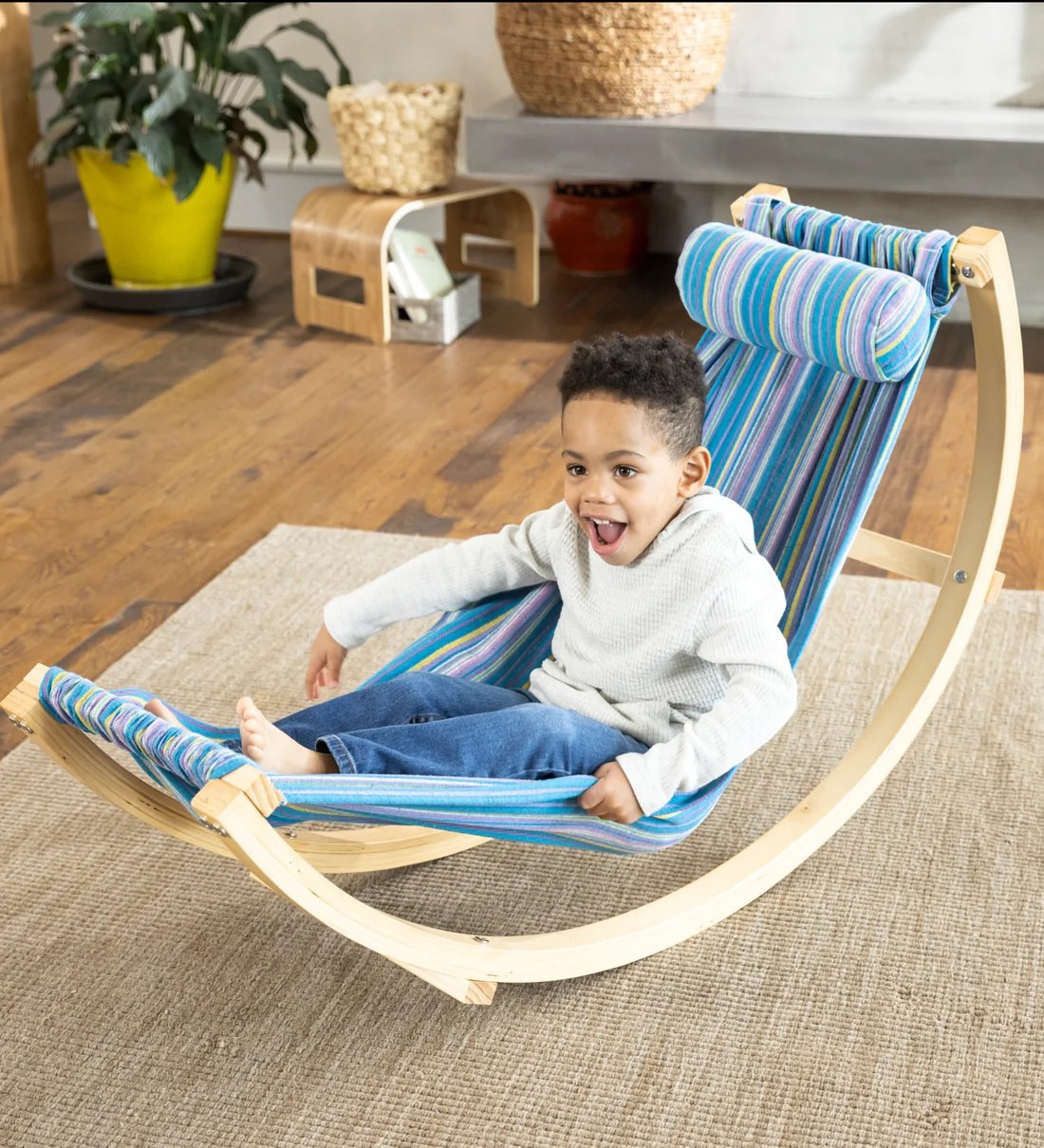 Lightweight wooden Kids Baby Rocking Floor Hammock with wooden stand