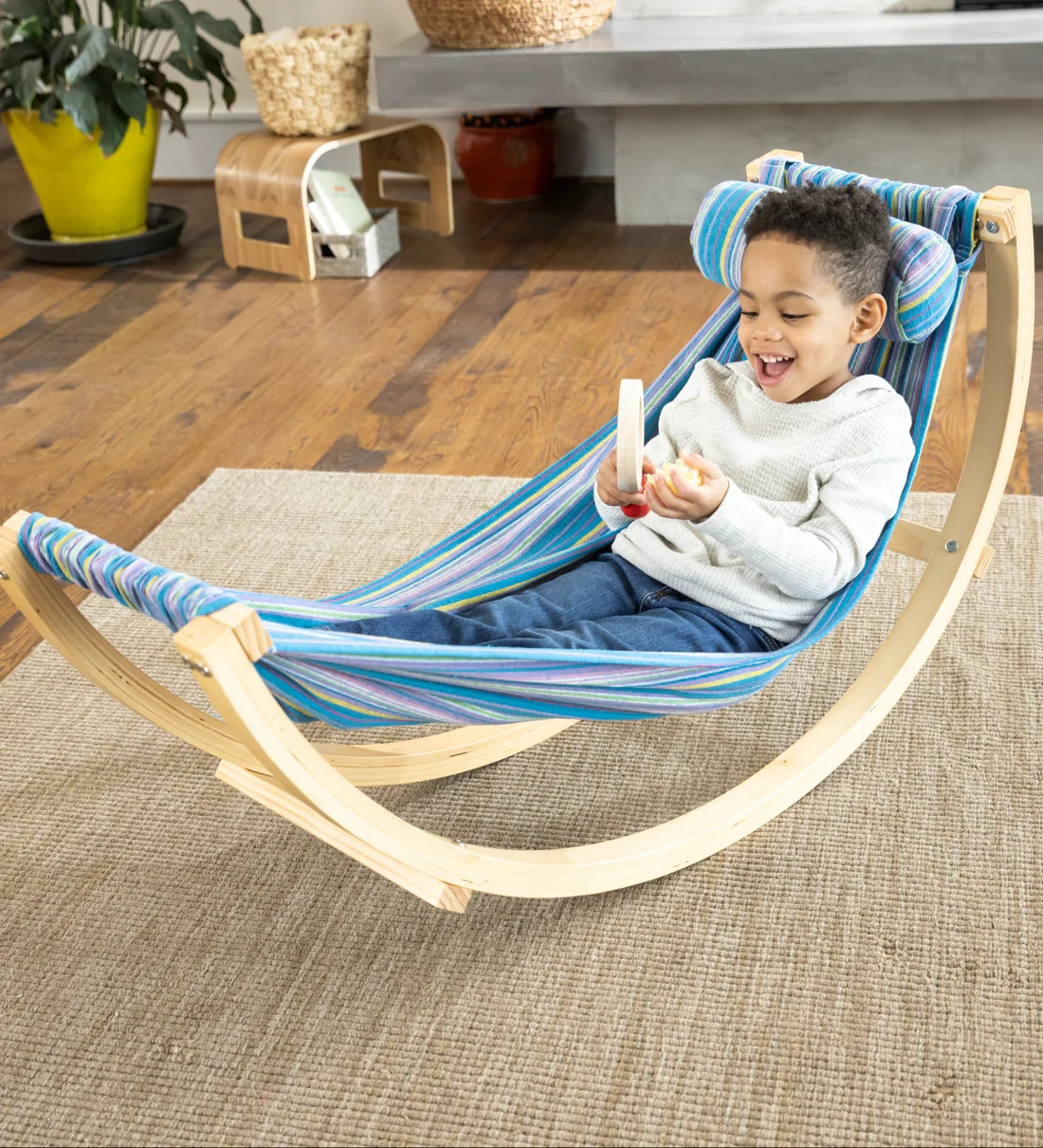 Lightweight wooden Kids Baby Rocking Floor Hammock with wooden stand