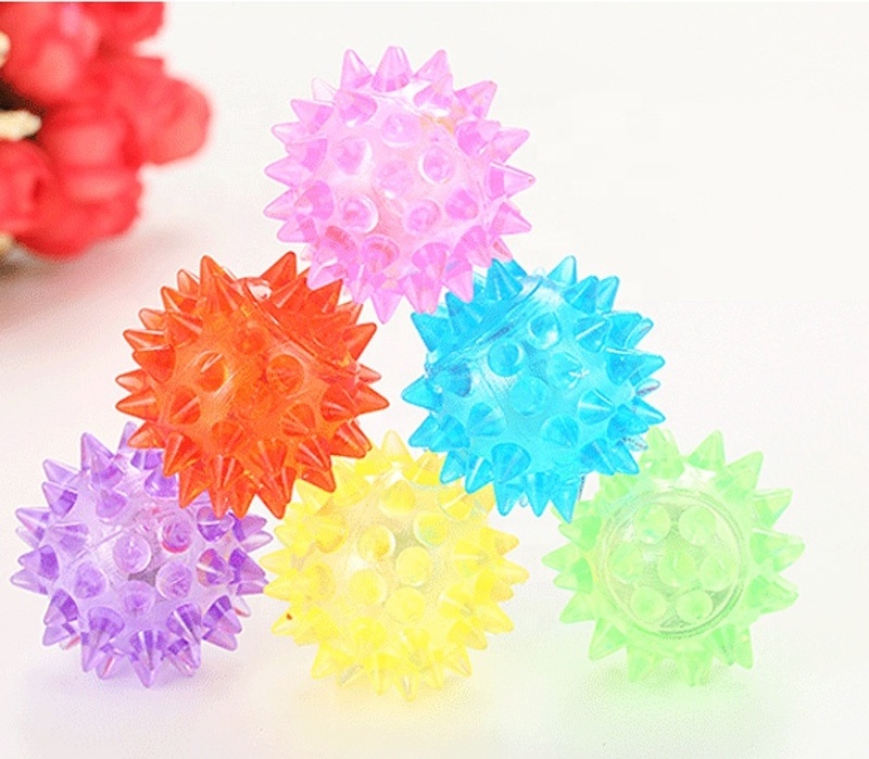 Pet Products Elastic LED Light up Spike Ball Pet Dog Cat Molar TPR  Flash Ball Entertained Toy   Random colors