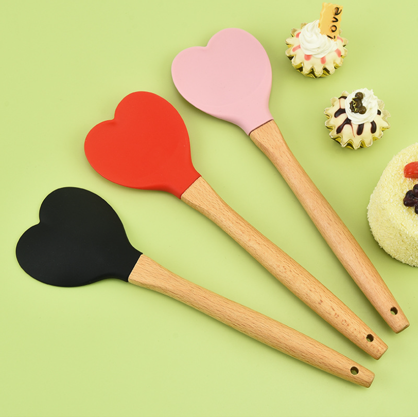 Promotion non stick heat resistant heart shaped silicone spatula spoon wood handle for kitchen baking tools