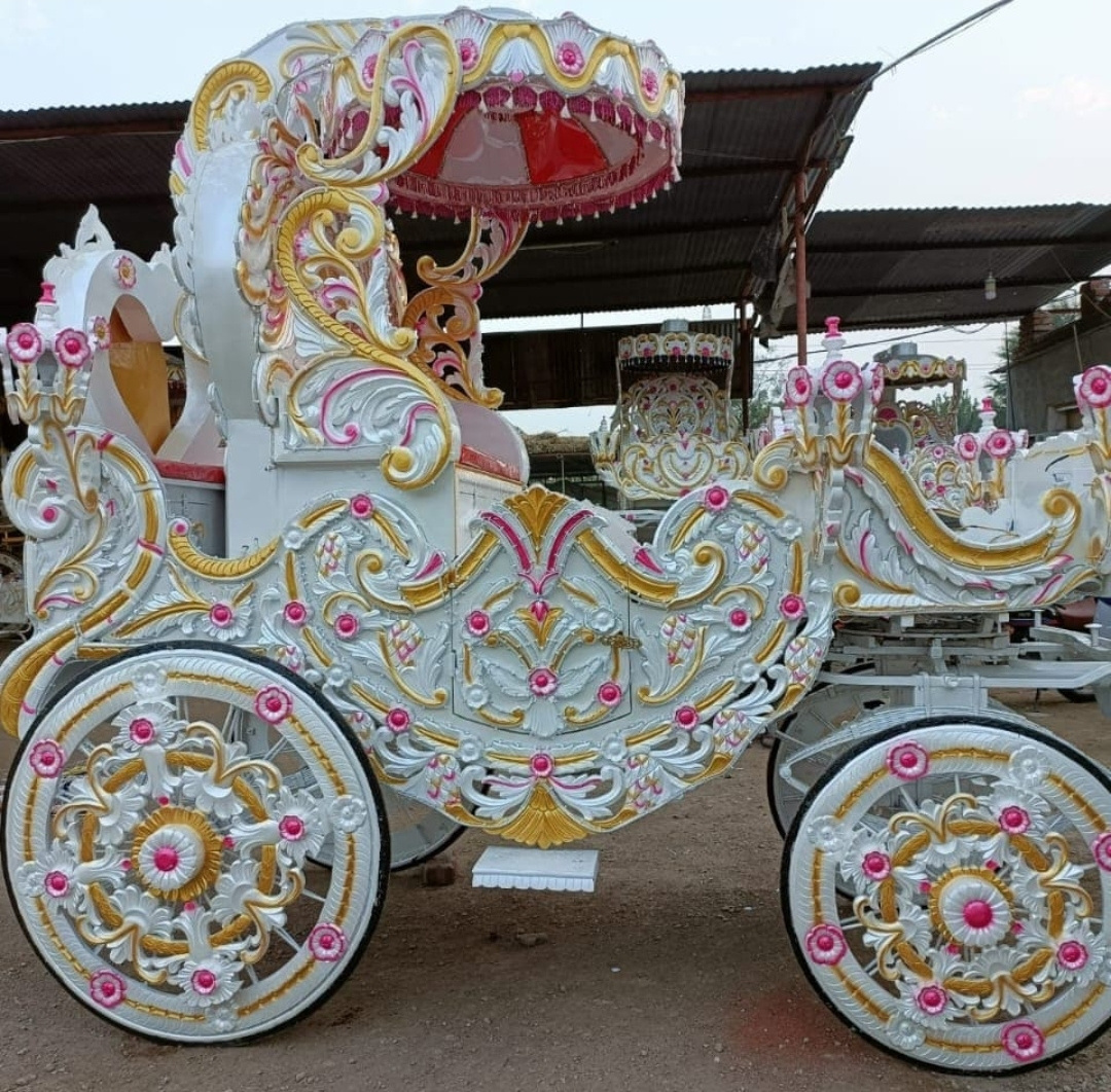 Competitive price 4 passenger horse-drawn carriage buggy for sale/Wedding electric horse carriage/horse buggy for bride wedding