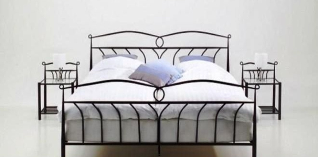 Factory Manufacture Heavy Duty Metal Bed Frame Wrought Iron Double/wrought iron bed for girls hostel hotel and restaurant