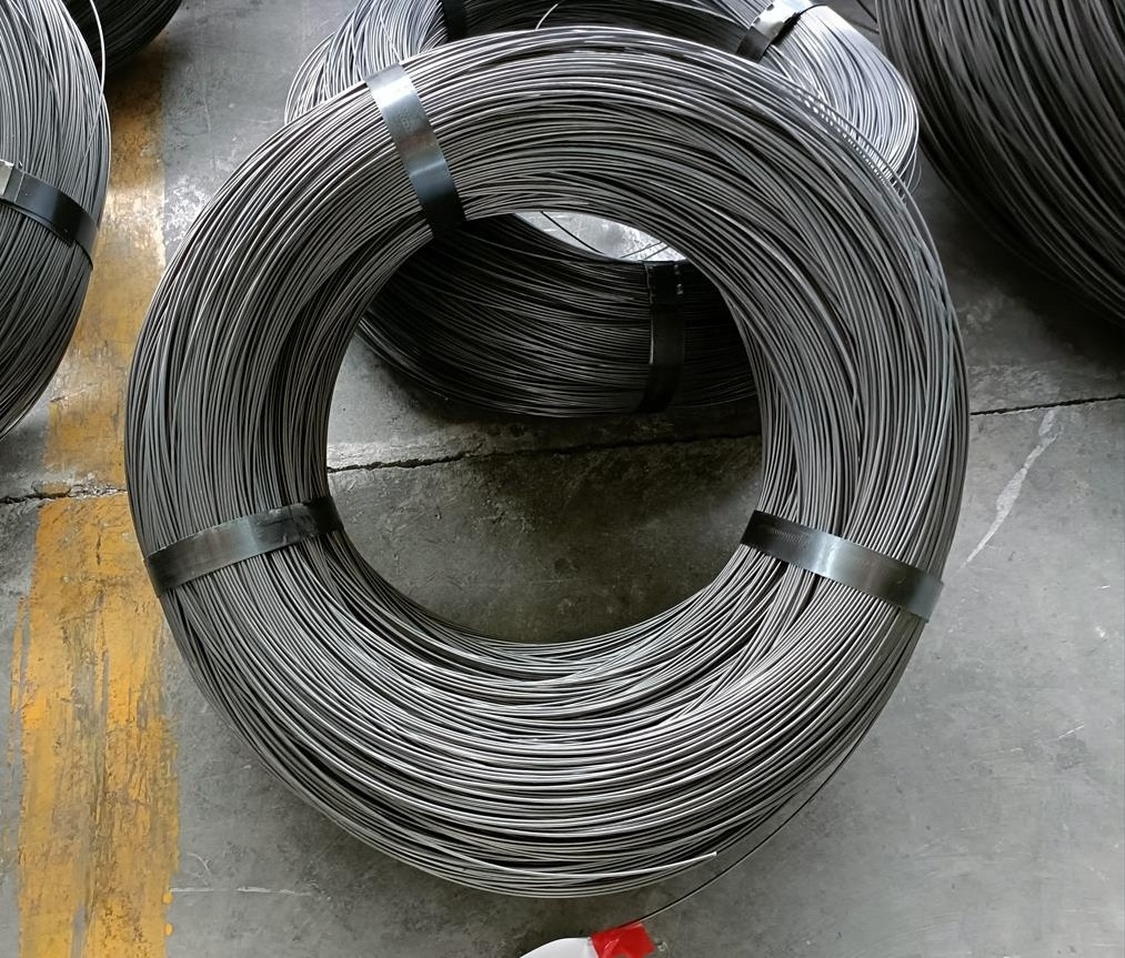 High carbon Smooth surface spring steel wire piano wire 	carbon spring steel wire