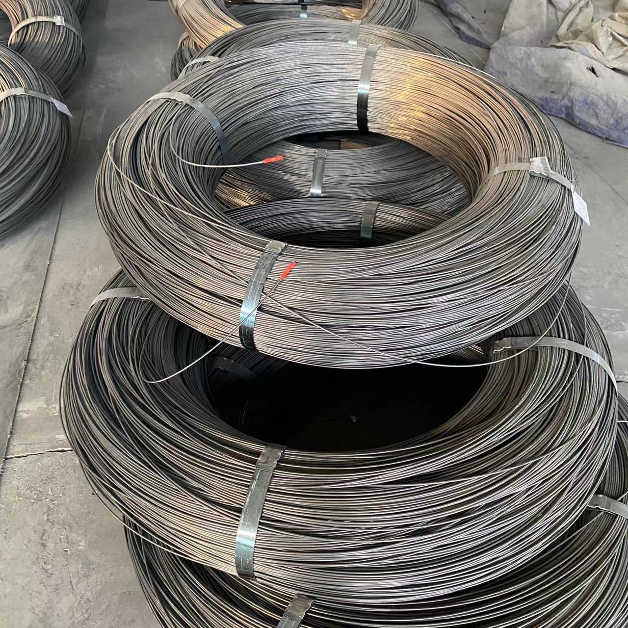 High carbon Smooth surface spring steel wire piano wire 	carbon spring steel wire