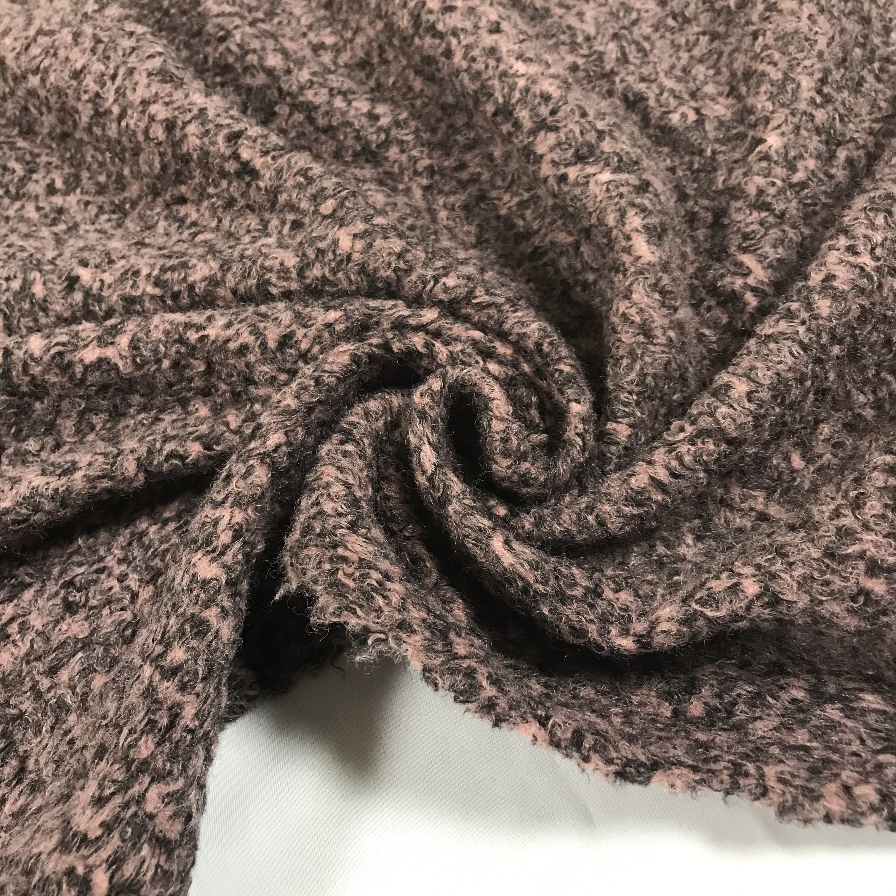 Wholesale Super Soft Cheap Polar Sherpa Boucle Fleece Fabric 100% Polyester Teddy Knitting Heavy Velvet Boklet Boucle Fabric