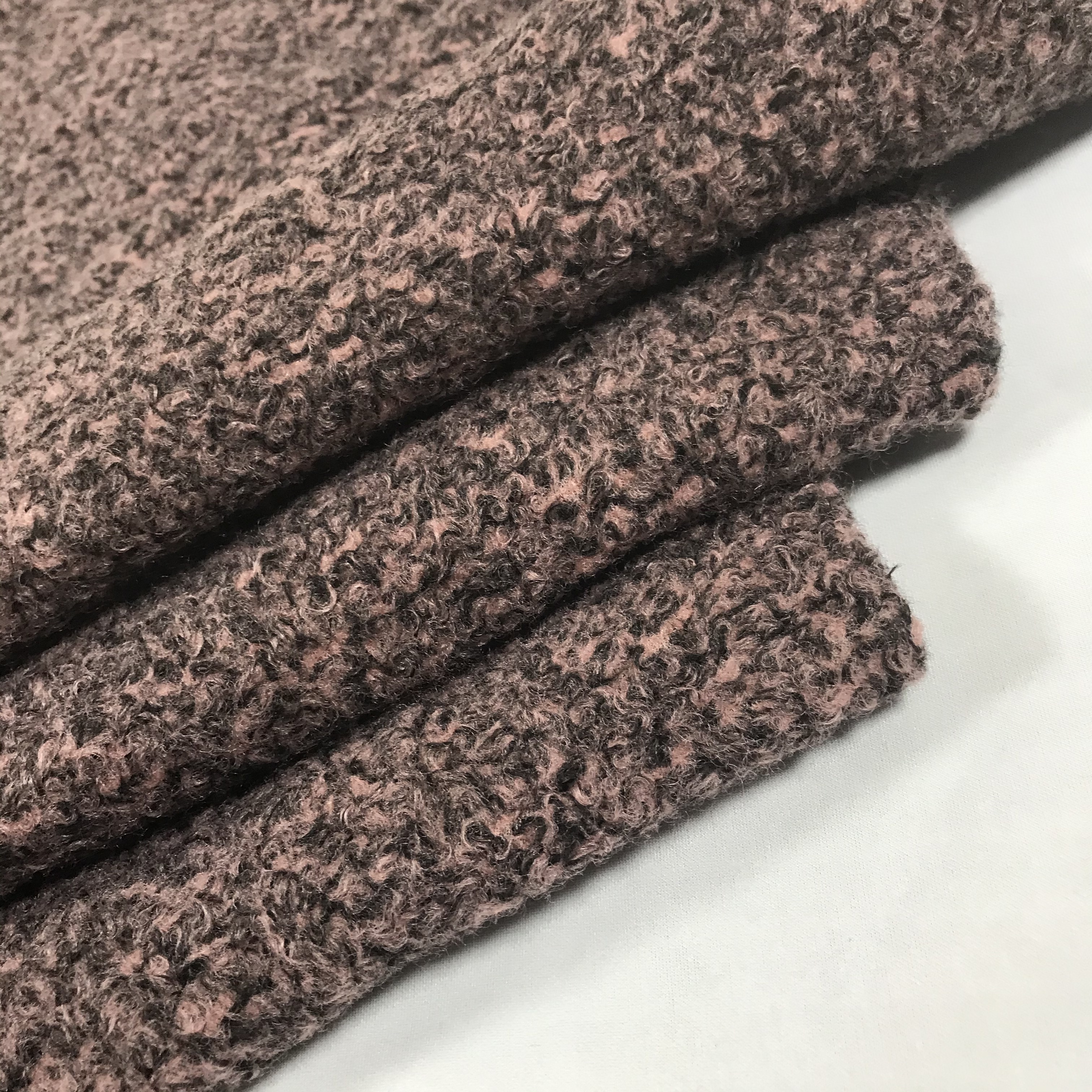 Wholesale Super Soft Cheap Polar Sherpa Boucle Fleece Fabric 100% Polyester Teddy Knitting Heavy Velvet Boklet Boucle Fabric