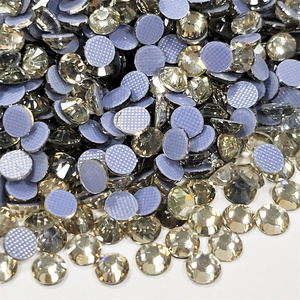 HotFix Rhinestones ss6 ss10 ss16 ss20 ss30 Iron On Flatback Hot Fix Rhinestones For Luxury Dress