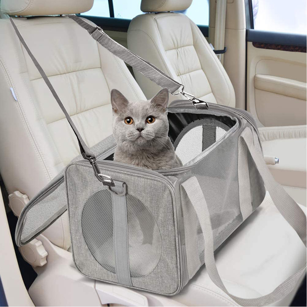 Portable Cat Bag Outdoor Travel Foldable Pet Carrier Suitcase for Cats Crossbody Bag Transportation Breathable Cat Carrying Bag