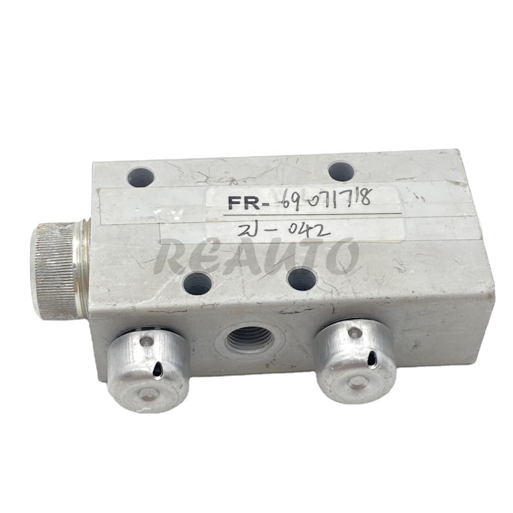 Universal Directional Control Valve 3/2 Way Valve For Truck Trailer Spare Parts 0012602657 0012602057