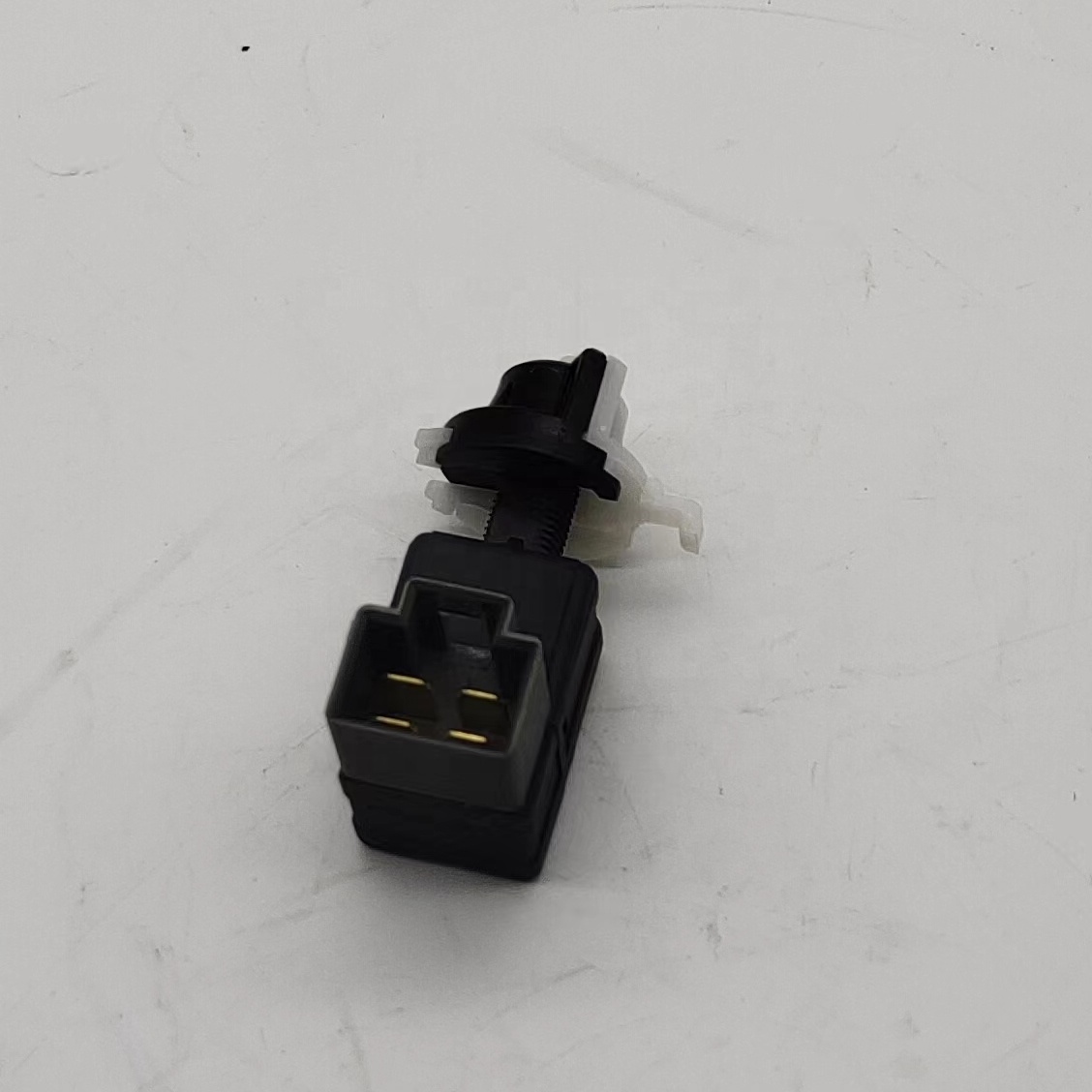 938103S000 brake light switch   SWITCH ASSY-STOP LAMP(4P)