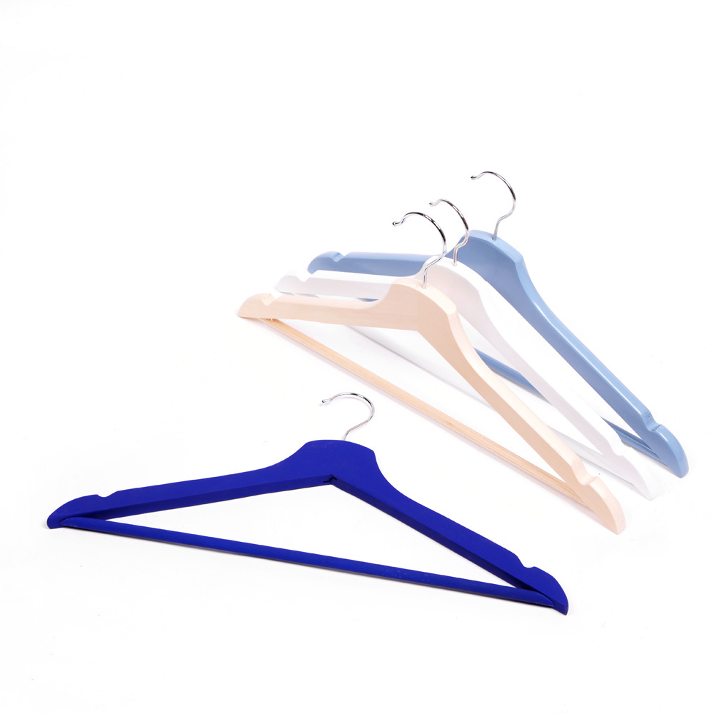 Wholesale Non-slip Natural Eucalyptus Solid Wooden Hangers For Shop